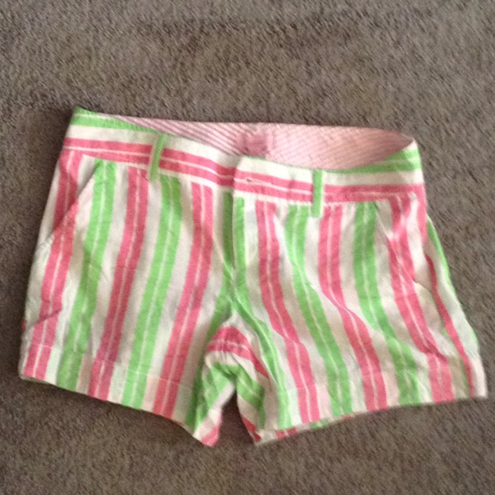 Lily Pulitzer short size 4
